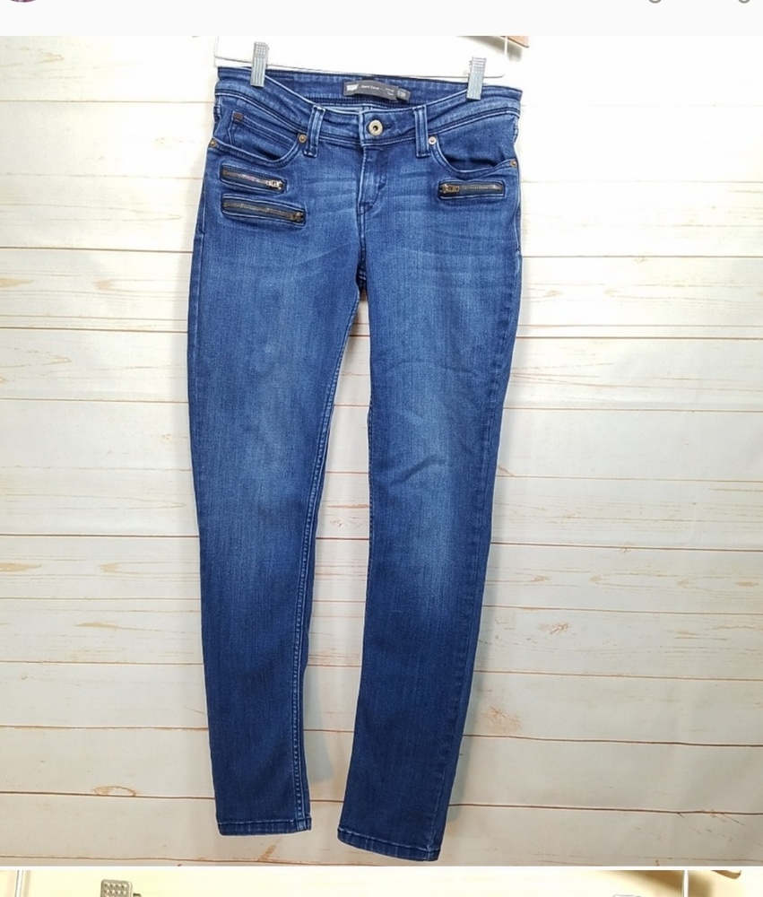 Levi's size 28 - Picture 2 of 4